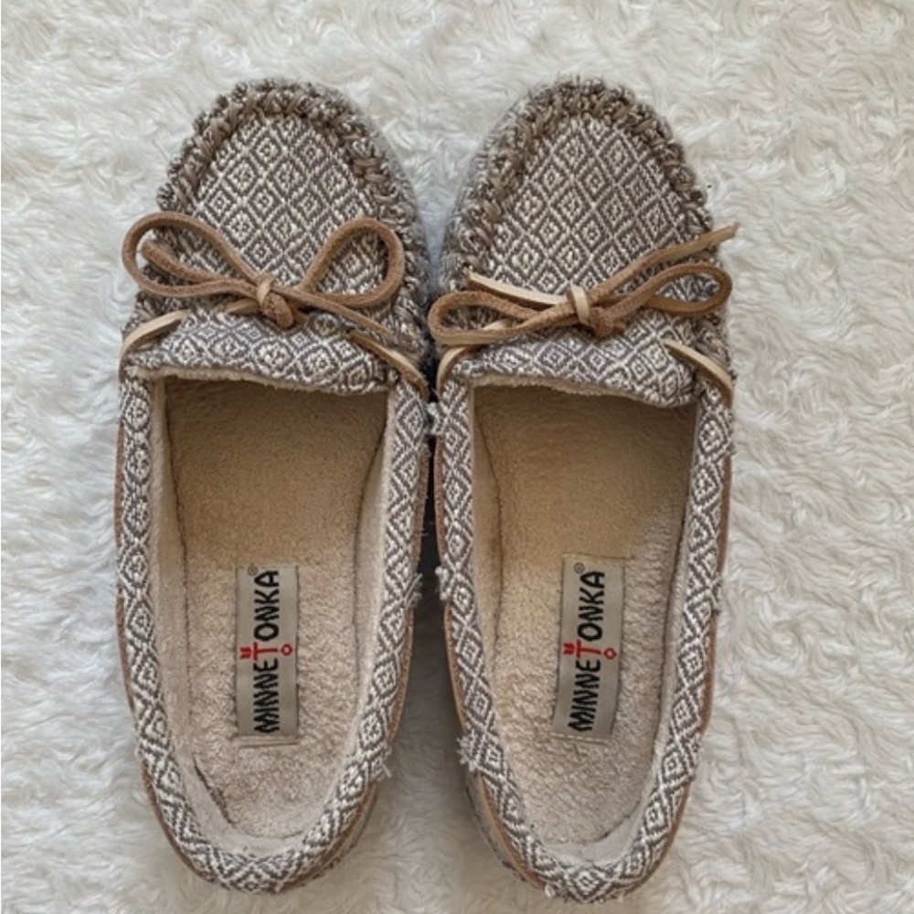 Minnetonka slippers 7